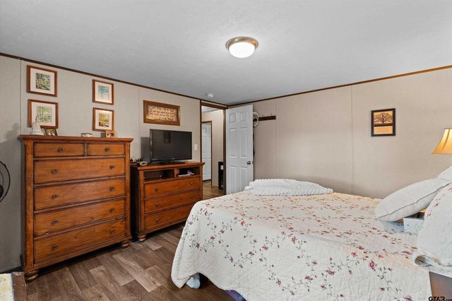 775 CR 418 D, Henderson, TX 75652