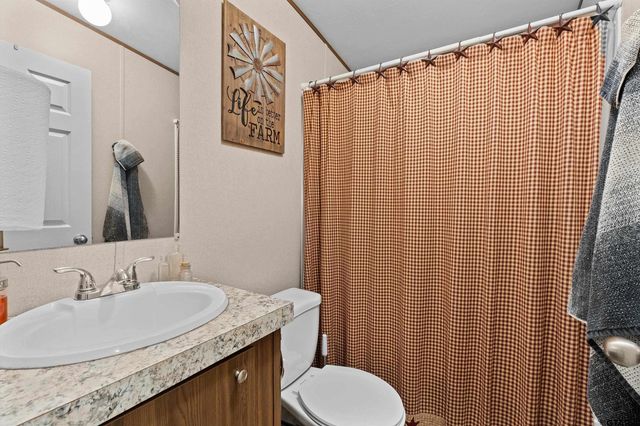 775 CR 418 D, Henderson, TX 75652