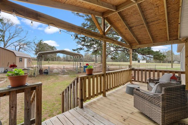 775 CR 418 D, Henderson, TX 75652