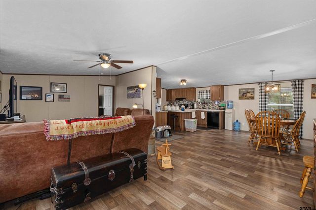 775 CR 418 D, Henderson, TX 75652