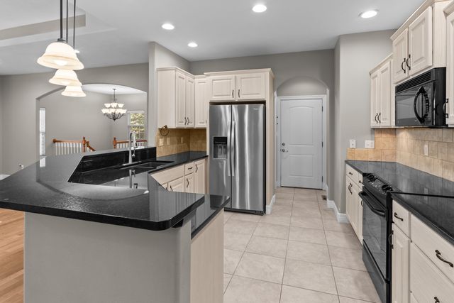 801 Silver Cliff Way, Branson West, MO 65737