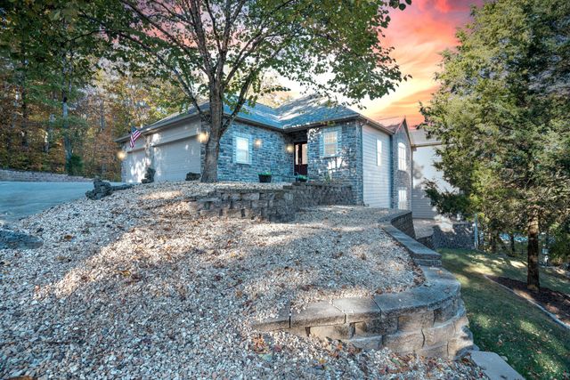 801 Silver Cliff Way, Branson West, MO 65737