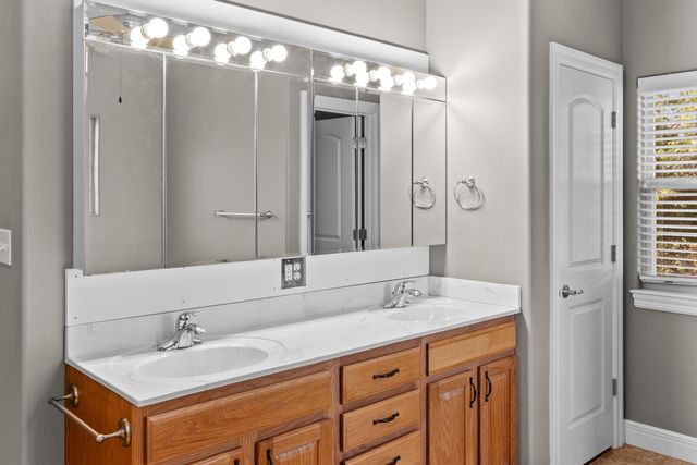 801 Silver Cliff Way, Branson West, MO 65737