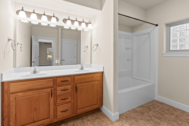 801 Silver Cliff Way, Branson West, MO 65737
