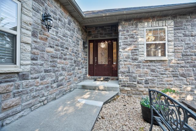 801 Silver Cliff Way, Branson West, MO 65737