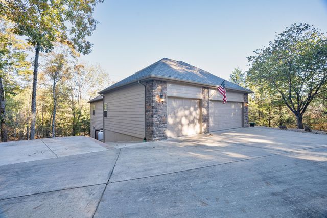 801 Silver Cliff Way, Branson West, MO 65737