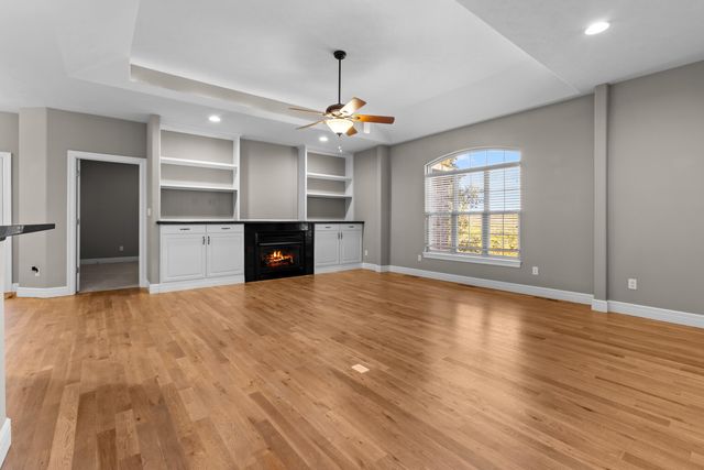 801 Silver Cliff Way, Branson West, MO 65737
