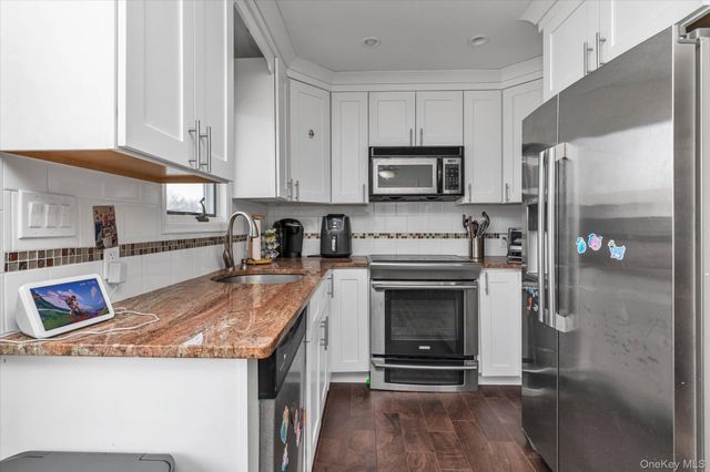 2542 Wantagh Avenue, Wantagh, NY 11793