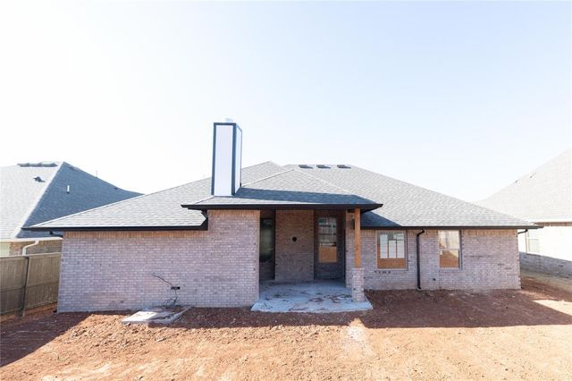 3300 Porter Drive, Edmond, OK 73012