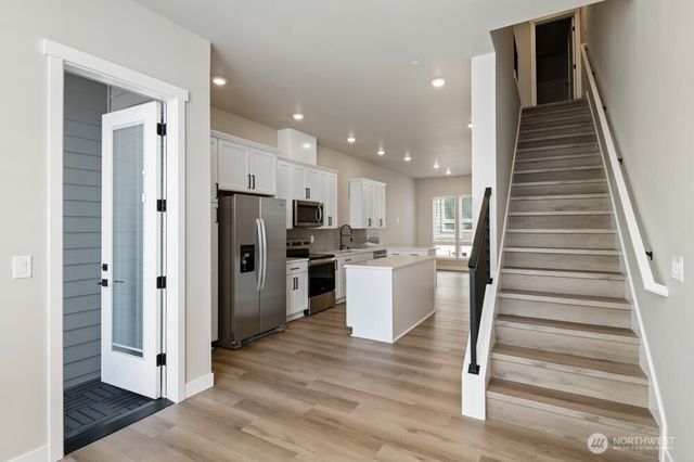 6613 S 128th Street, Seattle, WA 98178