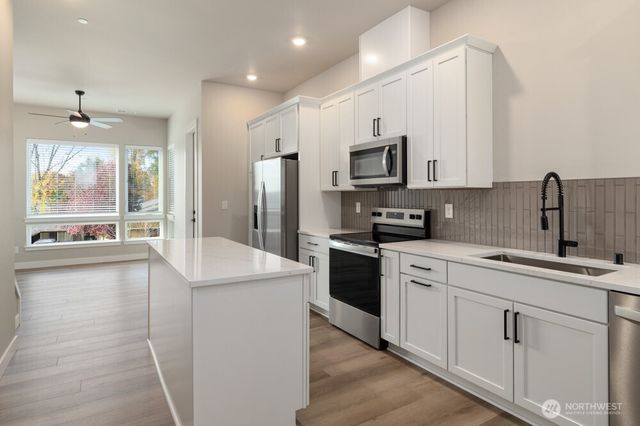 6613 S 128th Street, Seattle, WA 98178