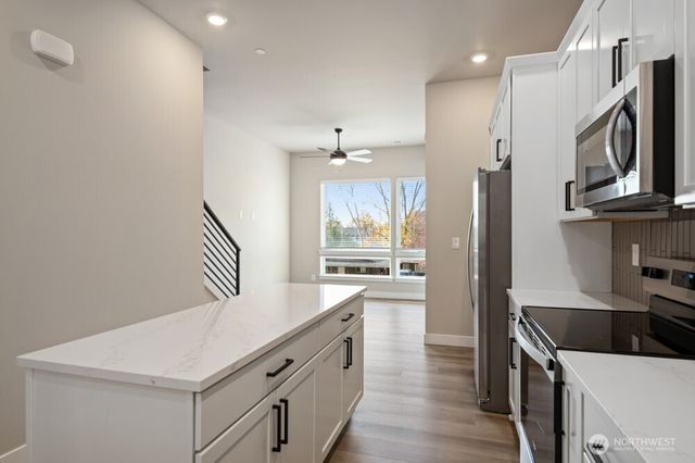 6613 S 128th Street, Seattle, WA 98178