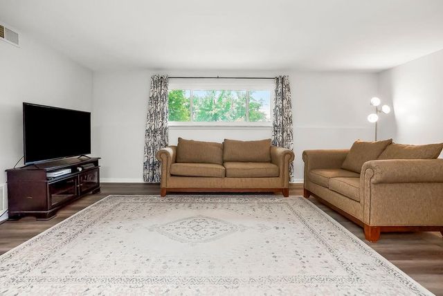 8221 Santa Fe Drive 12, Overland Park, KS 66204