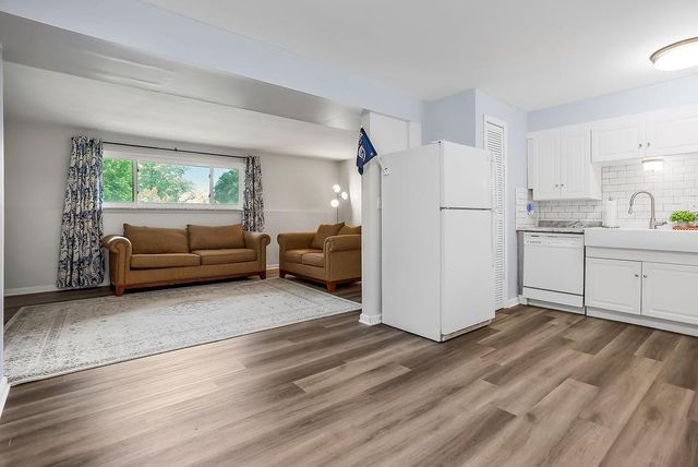 8221 Santa Fe Drive 12, Overland Park, KS 66204