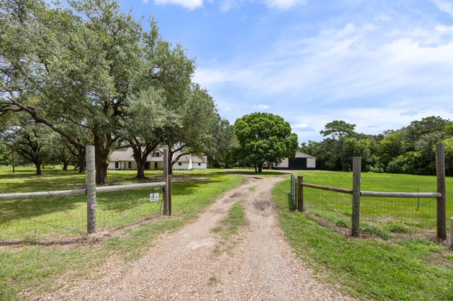 10209 Oberrender Road, Needville, TX 77461