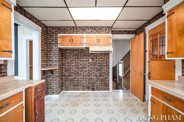 145 Dickinson Street, Grand Rapids, MI 49507