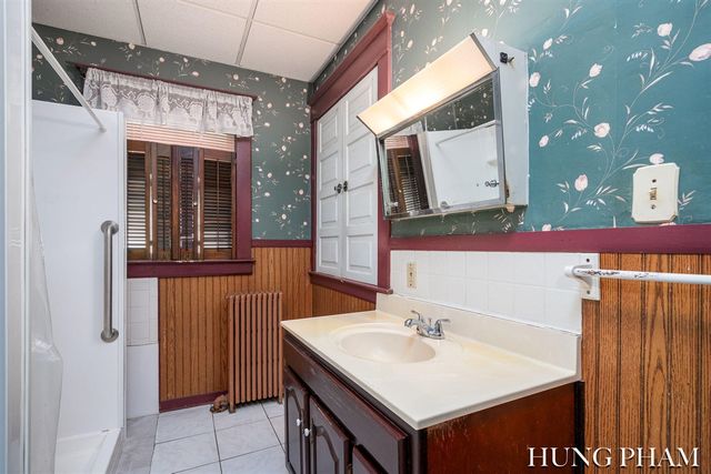 145 Dickinson Street, Grand Rapids, MI 49507