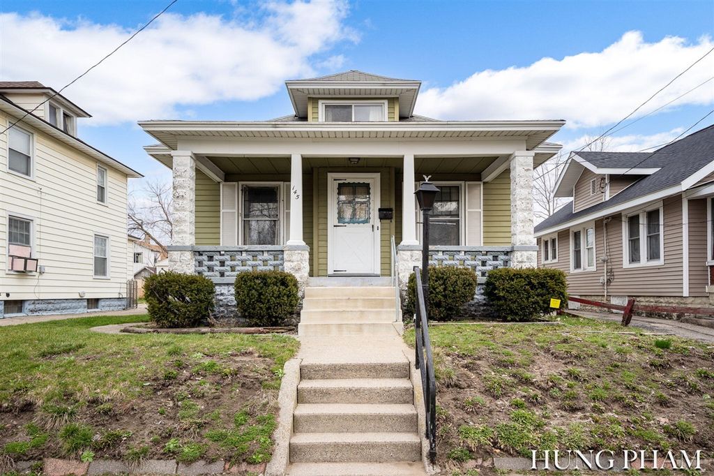 145 Dickinson Street, Grand Rapids, MI 49507