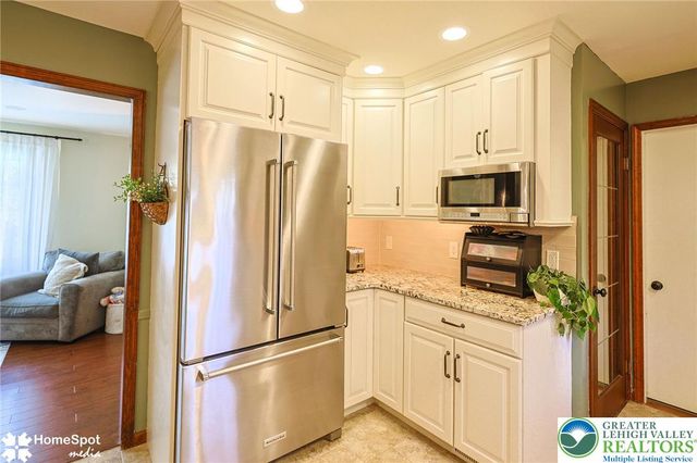 56 Jonathan Drive, Palmer Twp, PA 18045
