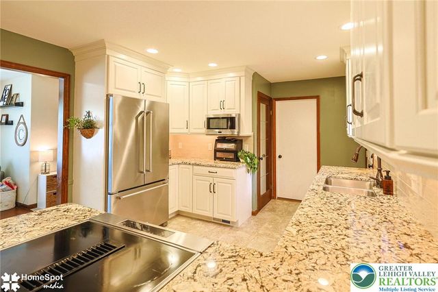 56 Jonathan Drive, Palmer Twp, PA 18045