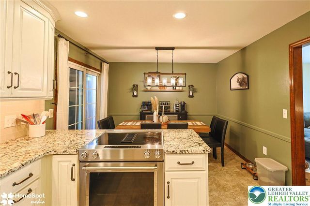 56 Jonathan Drive, Palmer Twp, PA 18045