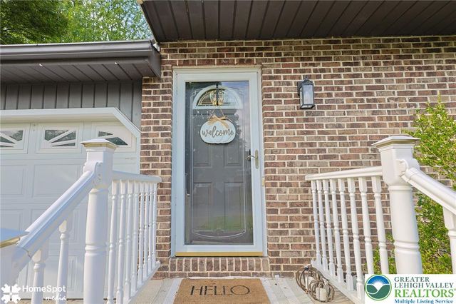 56 Jonathan Drive, Palmer Twp, PA 18045