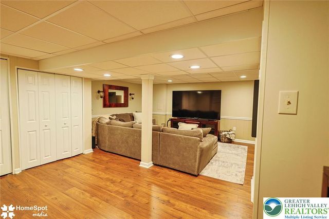 56 Jonathan Drive, Palmer Twp, PA 18045