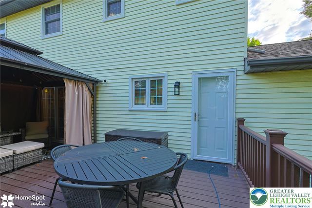 56 Jonathan Drive, Palmer Twp, PA 18045
