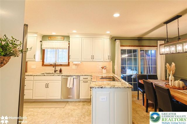 56 Jonathan Drive, Palmer Twp, PA 18045