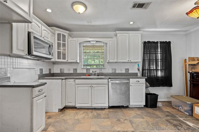 1900 Hometown Road, Ardmore, OK 73401