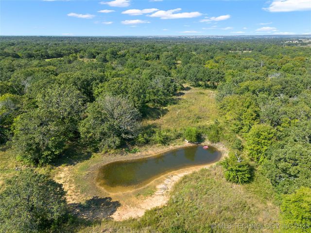 1900 Hometown Road, Ardmore, OK 73401