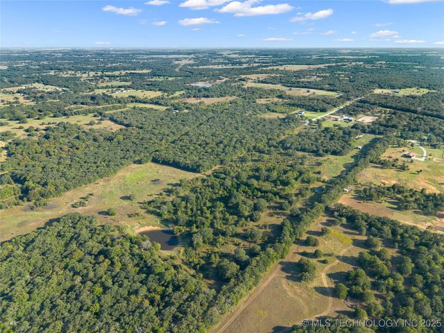 1900 Hometown Road, Ardmore, OK 73401