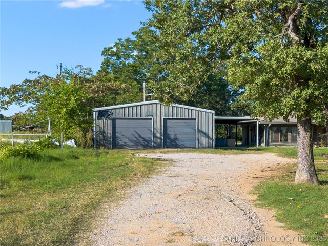 1900 Hometown Road, Ardmore, OK 73401