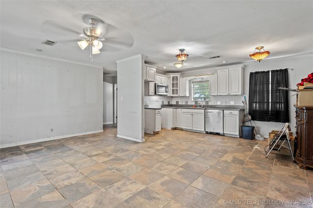 1900 Hometown Road, Ardmore, OK 73401