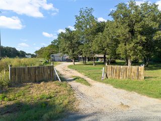 1900 Hometown Road, Ardmore, OK 73401