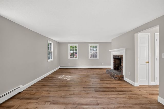 41 Old School House Road, West Hyannisport, MA 02672