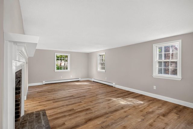 41 Old School House Road, West Hyannisport, MA 02672