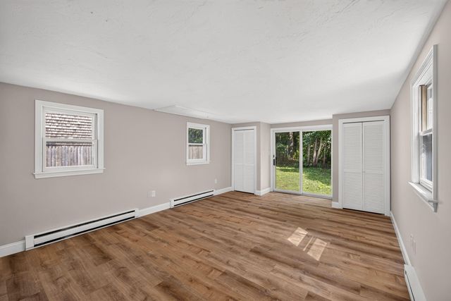 41 Old School House Road, West Hyannisport, MA 02672