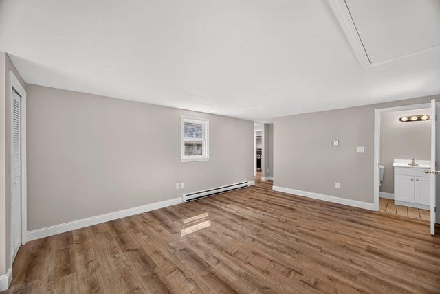 41 Old School House Road, West Hyannisport, MA 02672