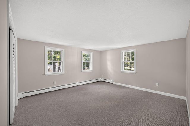 41 Old School House Road, West Hyannisport, MA 02672