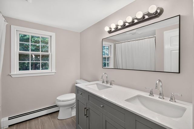 41 Old School House Road, West Hyannisport, MA 02672