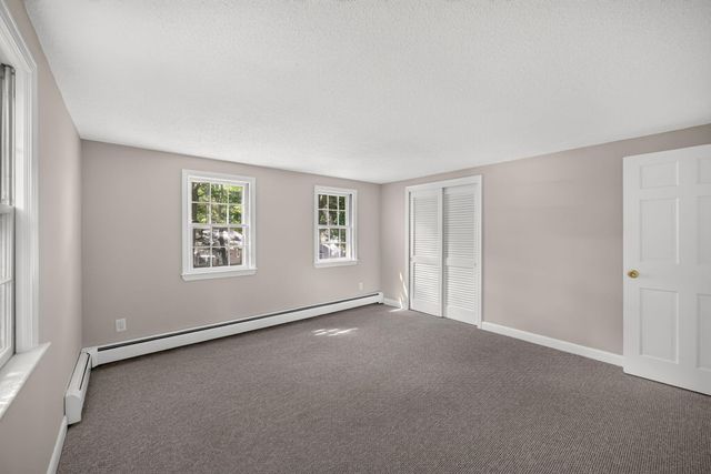 41 Old School House Road, West Hyannisport, MA 02672