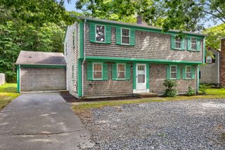 41 Old School House Road, West Hyannisport, MA 02672