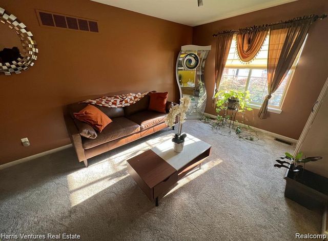 31271 Lavender Drive, Brownstown, MI 48173