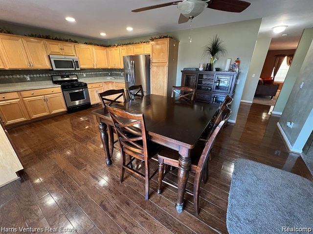 31271 Lavender Drive, Brownstown, MI 48173