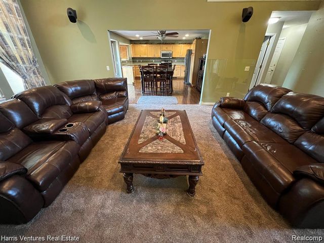 31271 Lavender Drive, Brownstown, MI 48173