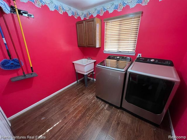 31271 Lavender Drive, Brownstown, MI 48173