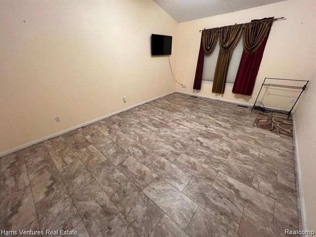 31271 Lavender Drive, Brownstown, MI 48173