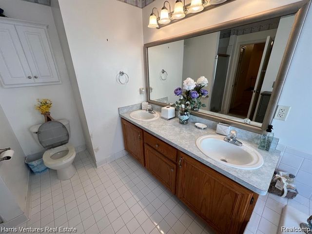 31271 Lavender Drive, Brownstown, MI 48173