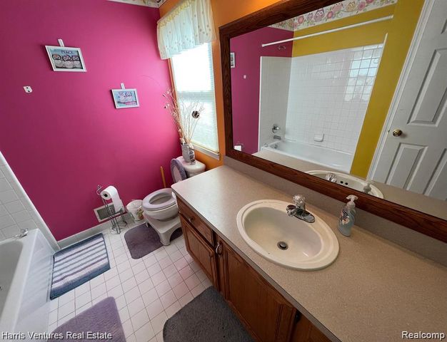 31271 Lavender Drive, Brownstown, MI 48173